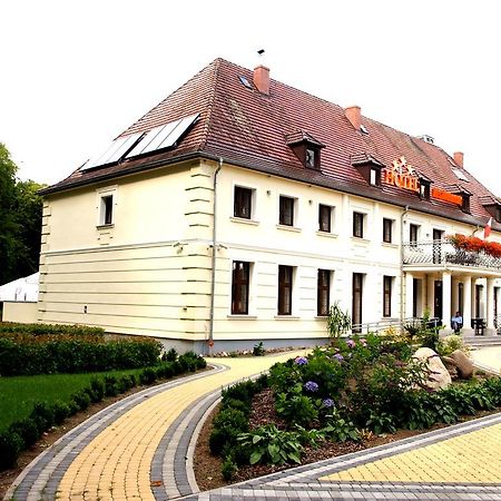 Hotel Swietoborzec Łobez 外观 照片