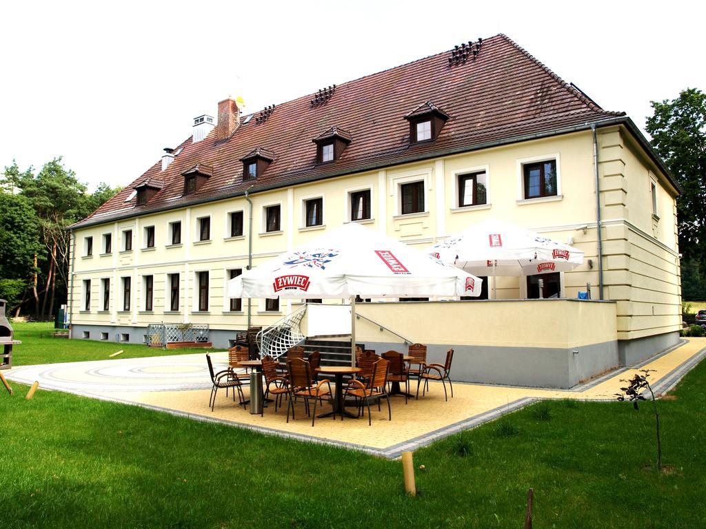 Hotel Swietoborzec Łobez 外观 照片